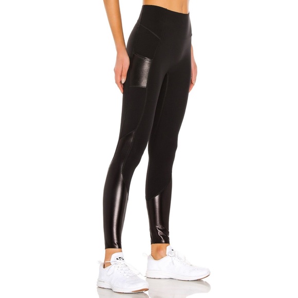 Spanx Every.Wear Gloss Pocket Leggings - Picture 2 of 6